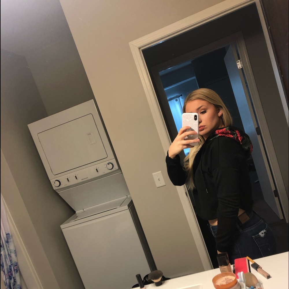 Black cropped hoodie with floral detail